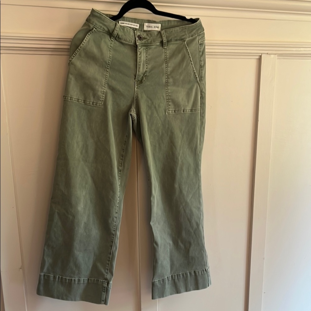 Women's Green army fatigues inspired Cropped Pants